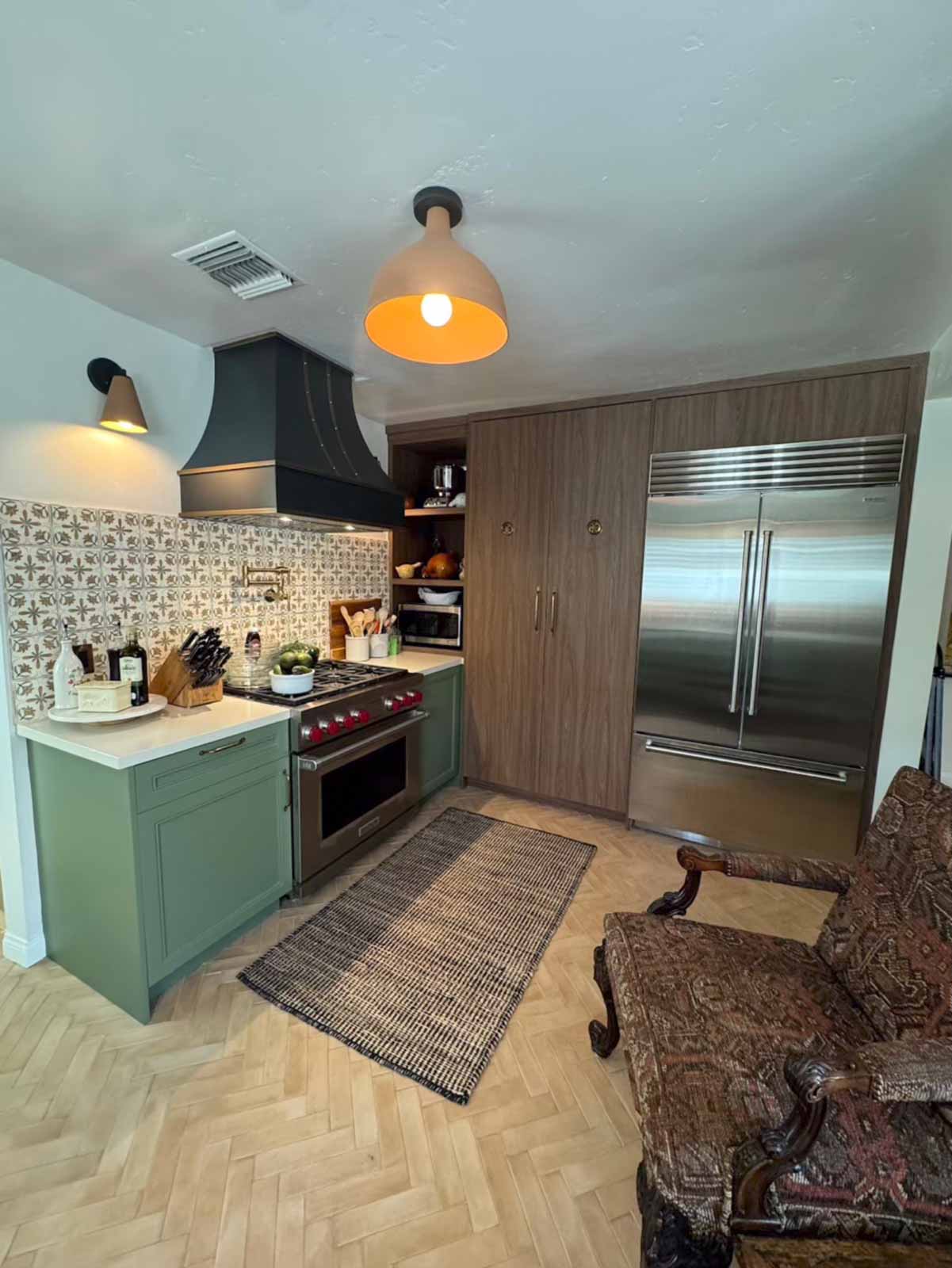 Burbank kitchen premium finishes and details