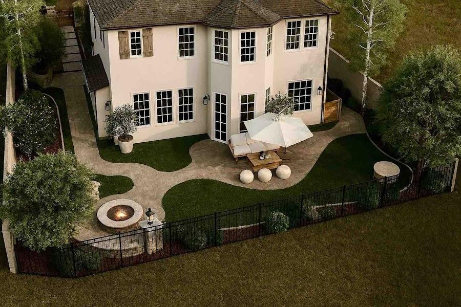 Thousand Oaks landscape with clipped hedges and shade trees