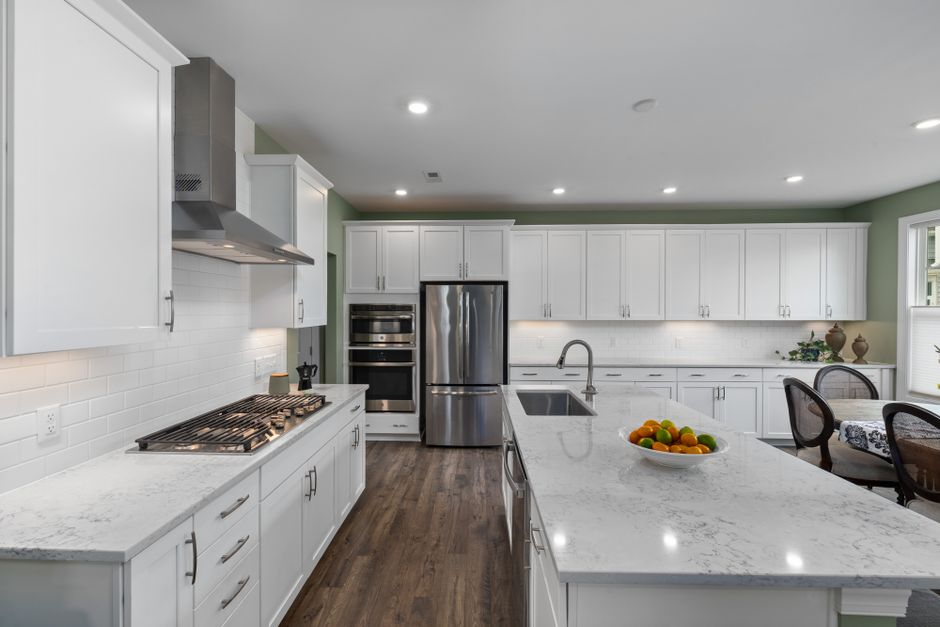 Open vs. Closed Kitchens in Los Angeles: Which Layout Fits Real Life?